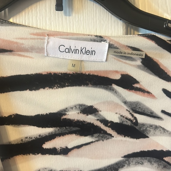 Stylish dress - Picture 2 of 3